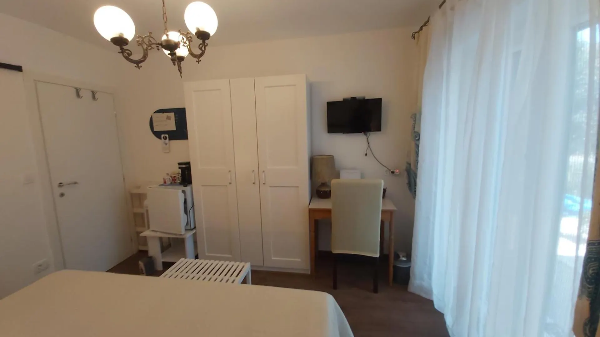 Apartments And Rooms By The Sea Rovinj - 19183 Guest house